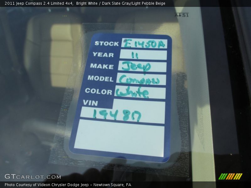 Bright White / Dark Slate Gray/Light Pebble Beige 2011 Jeep Compass 2.4 Limited 4x4