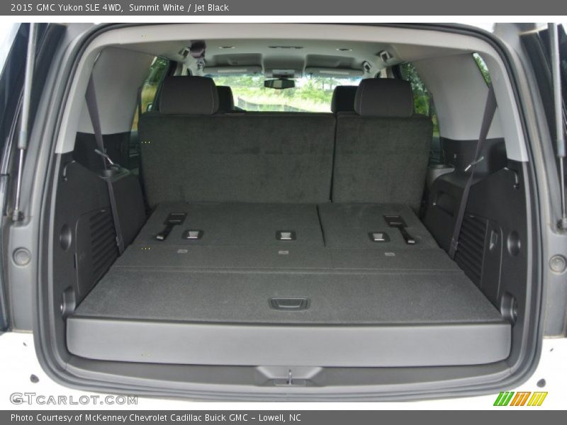  2015 Yukon SLE 4WD Trunk