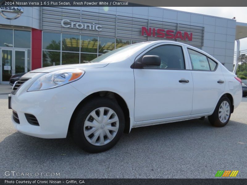 Fresh Powder White / Charcoal 2014 Nissan Versa 1.6 S Plus Sedan