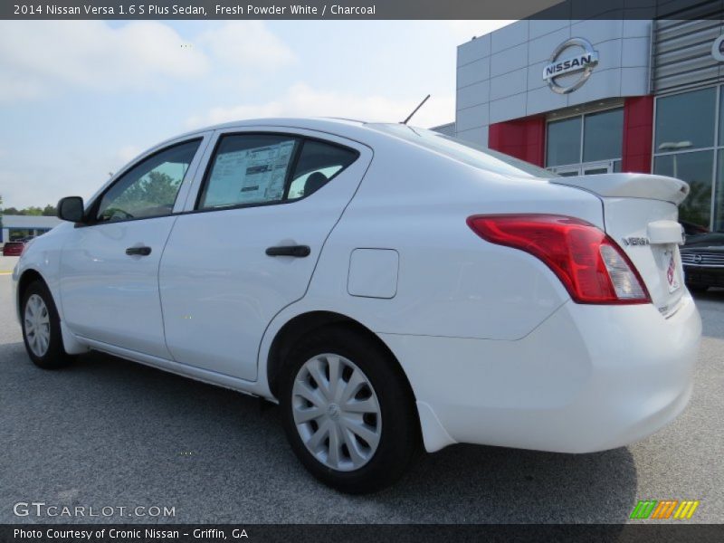 Fresh Powder White / Charcoal 2014 Nissan Versa 1.6 S Plus Sedan