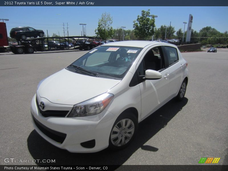 Super White / Ash Gray 2012 Toyota Yaris LE 5 Door