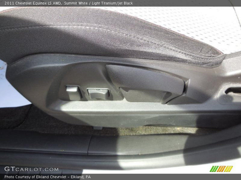 Summit White / Light Titanium/Jet Black 2011 Chevrolet Equinox LS AWD