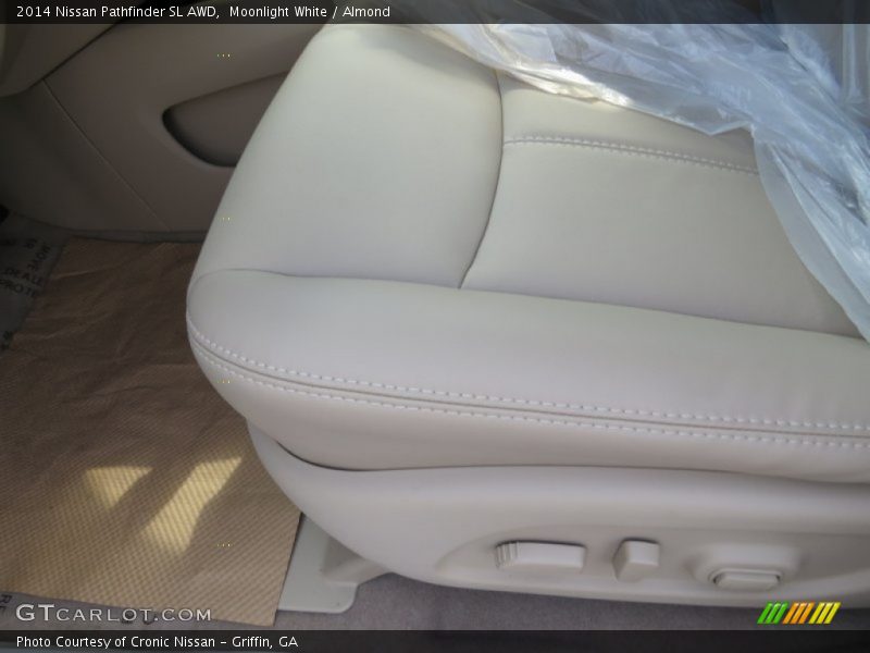Moonlight White / Almond 2014 Nissan Pathfinder SL AWD