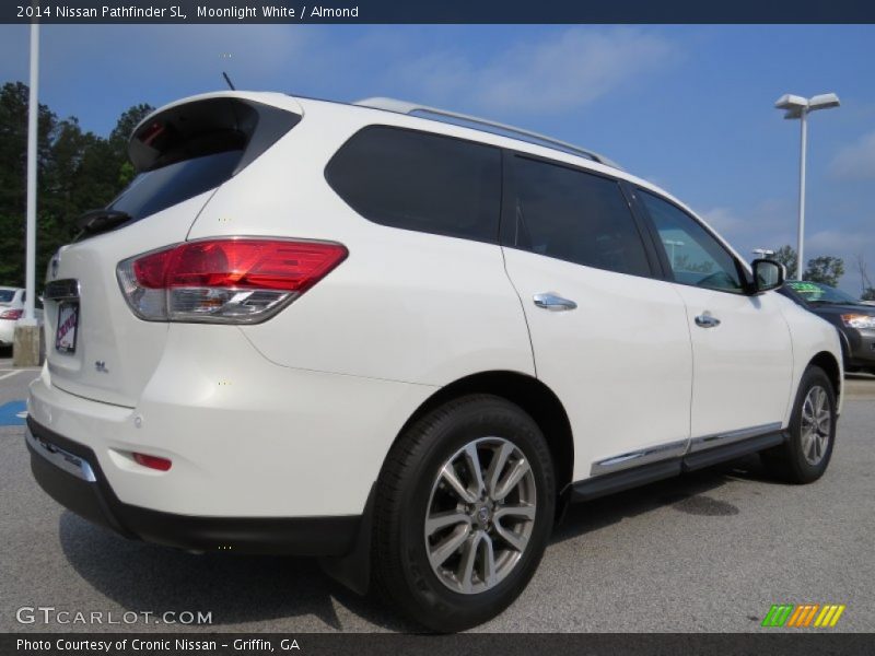 Moonlight White / Almond 2014 Nissan Pathfinder SL
