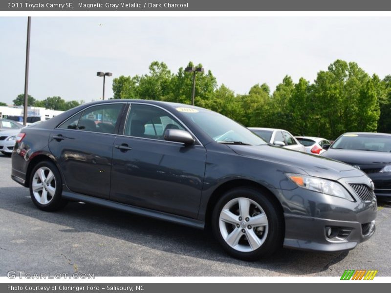 Magnetic Gray Metallic / Dark Charcoal 2011 Toyota Camry SE