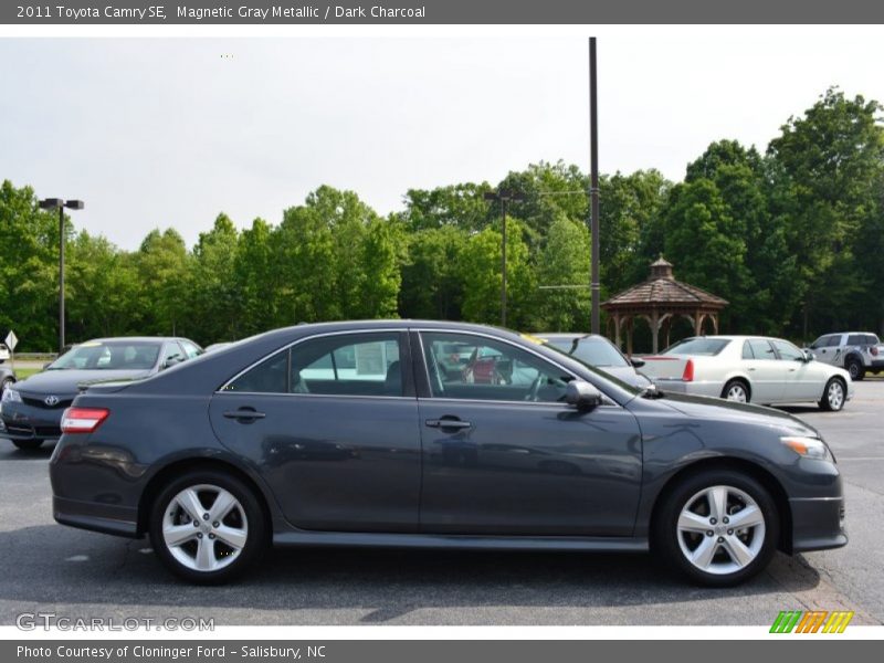 Magnetic Gray Metallic / Dark Charcoal 2011 Toyota Camry SE