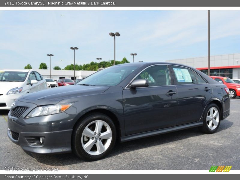 Magnetic Gray Metallic / Dark Charcoal 2011 Toyota Camry SE