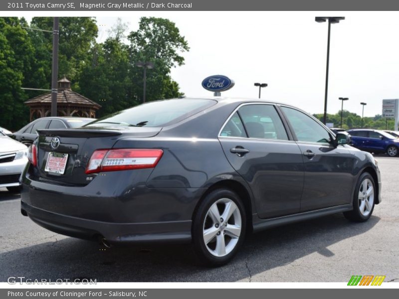 Magnetic Gray Metallic / Dark Charcoal 2011 Toyota Camry SE