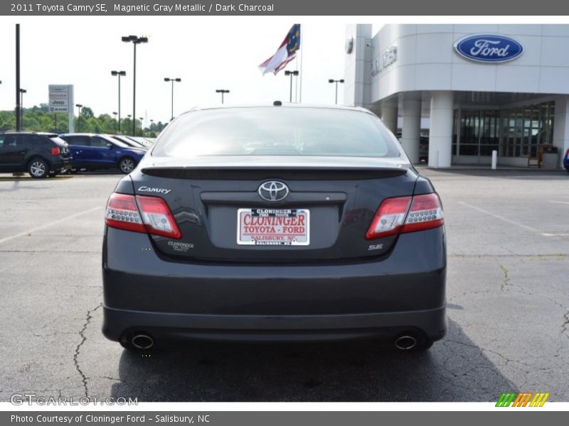 Magnetic Gray Metallic / Dark Charcoal 2011 Toyota Camry SE