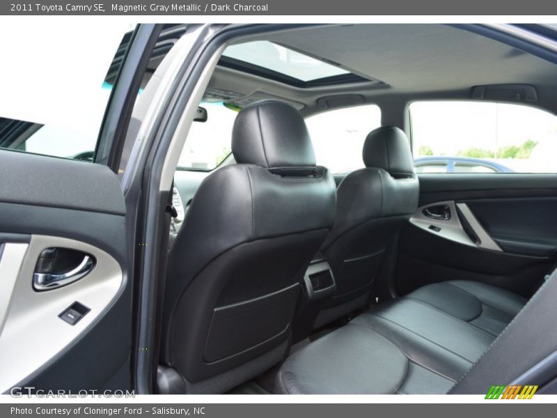 Magnetic Gray Metallic / Dark Charcoal 2011 Toyota Camry SE