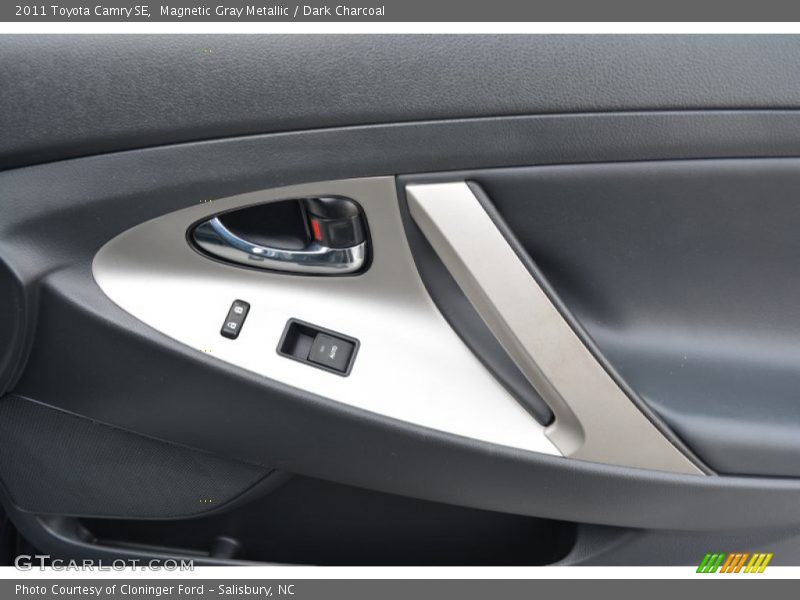 Magnetic Gray Metallic / Dark Charcoal 2011 Toyota Camry SE