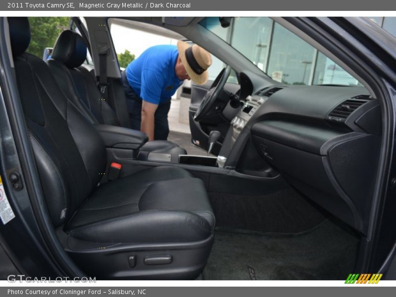 Magnetic Gray Metallic / Dark Charcoal 2011 Toyota Camry SE