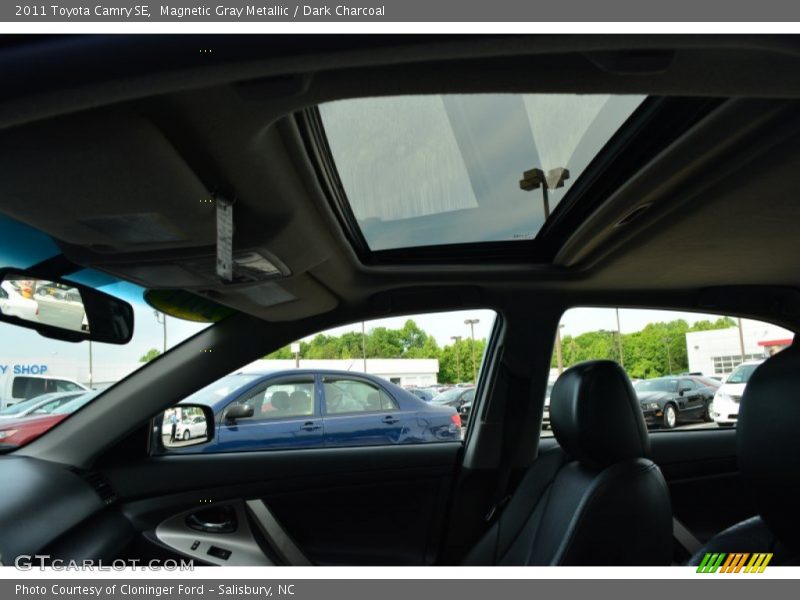 Magnetic Gray Metallic / Dark Charcoal 2011 Toyota Camry SE