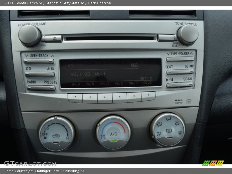 Magnetic Gray Metallic / Dark Charcoal 2011 Toyota Camry SE