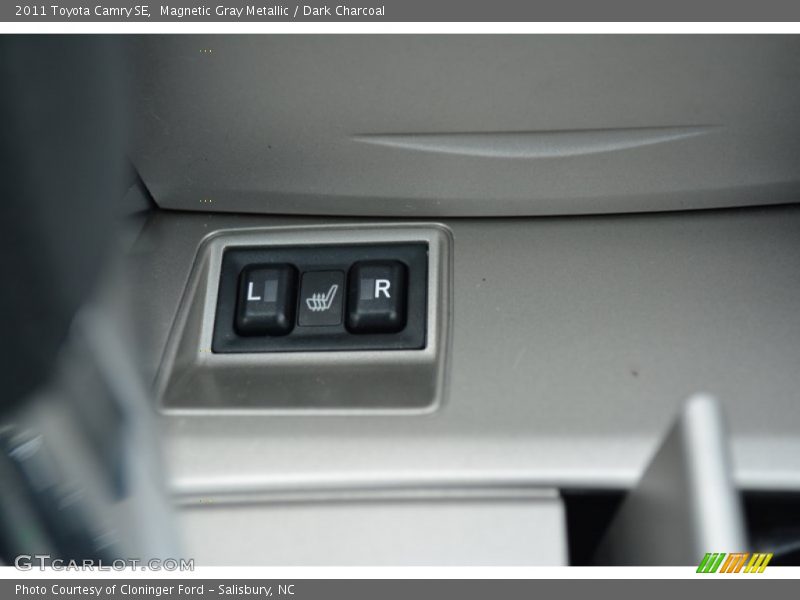 Magnetic Gray Metallic / Dark Charcoal 2011 Toyota Camry SE