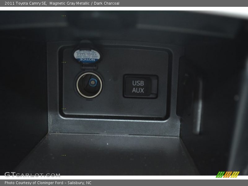 Magnetic Gray Metallic / Dark Charcoal 2011 Toyota Camry SE