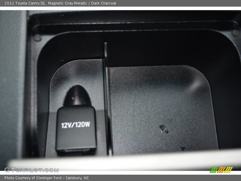 Magnetic Gray Metallic / Dark Charcoal 2011 Toyota Camry SE