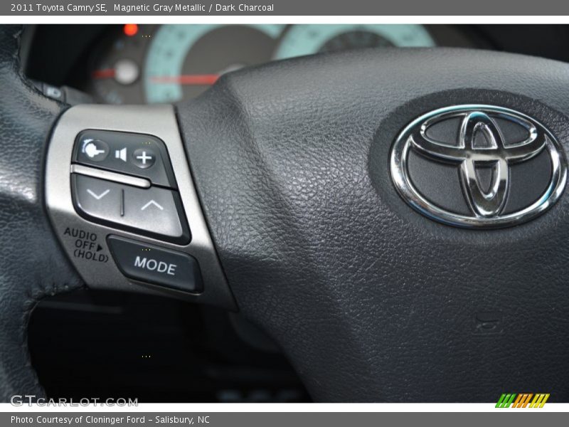 Magnetic Gray Metallic / Dark Charcoal 2011 Toyota Camry SE