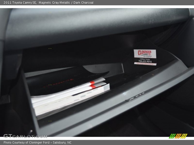 Magnetic Gray Metallic / Dark Charcoal 2011 Toyota Camry SE