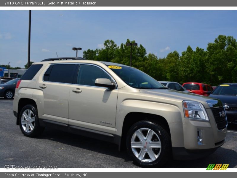 Front 3/4 View of 2010 Terrain SLT