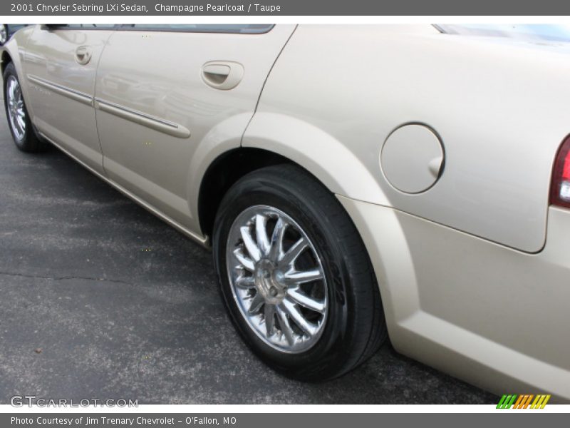 Champagne Pearlcoat / Taupe 2001 Chrysler Sebring LXi Sedan