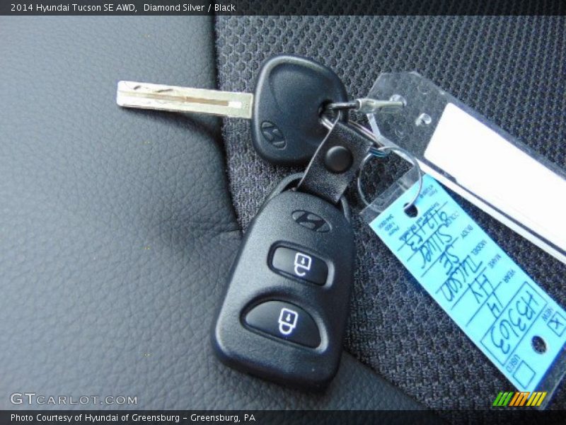 Diamond Silver / Black 2014 Hyundai Tucson SE AWD