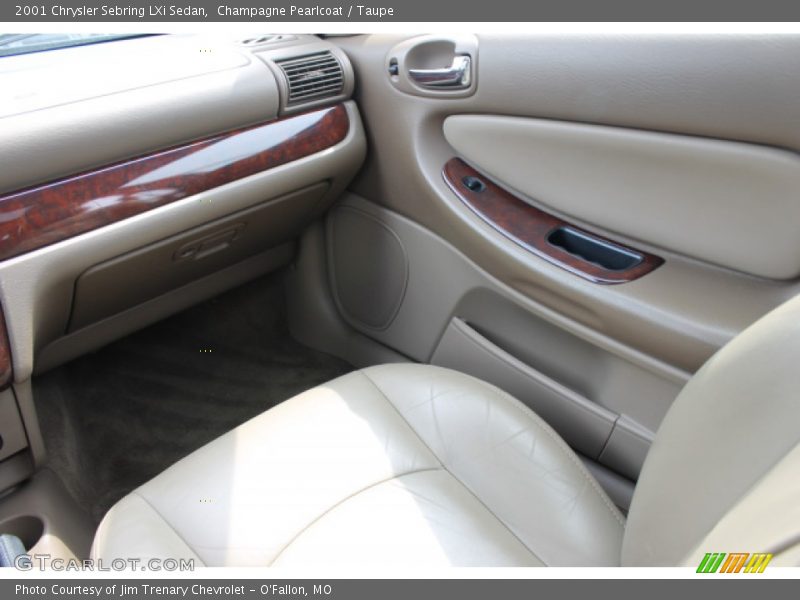 Champagne Pearlcoat / Taupe 2001 Chrysler Sebring LXi Sedan