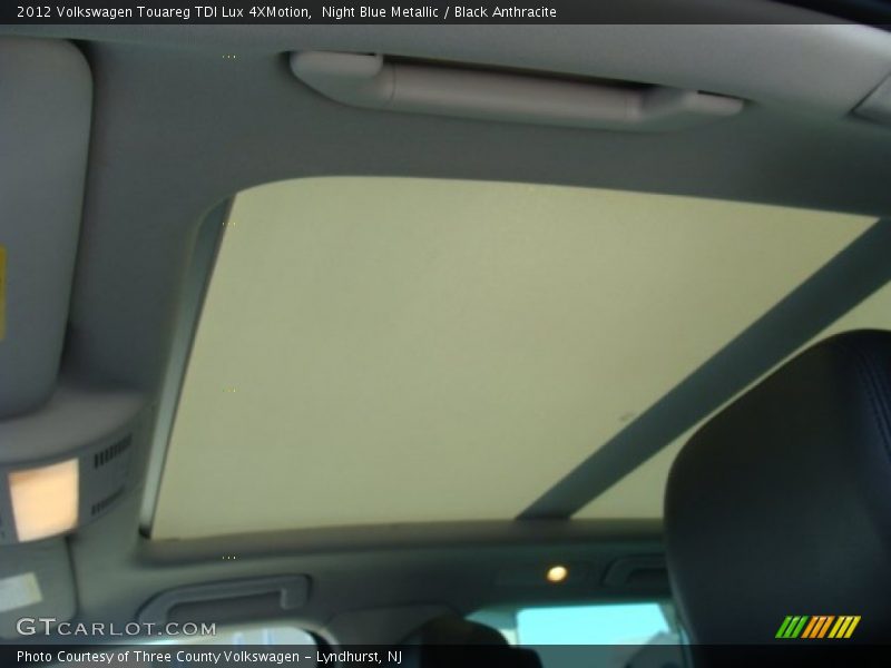 Night Blue Metallic / Black Anthracite 2012 Volkswagen Touareg TDI Lux 4XMotion