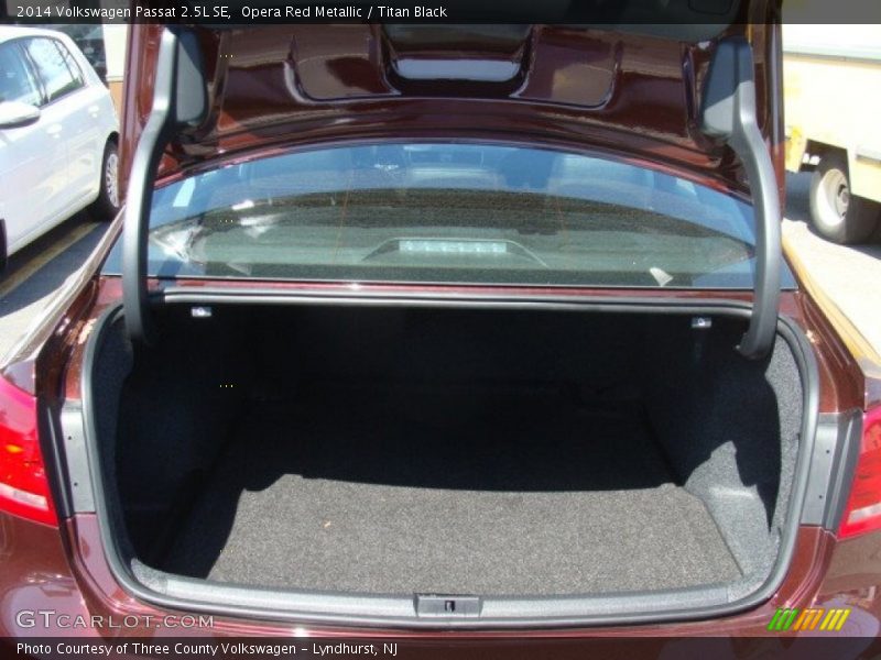 Opera Red Metallic / Titan Black 2014 Volkswagen Passat 2.5L SE