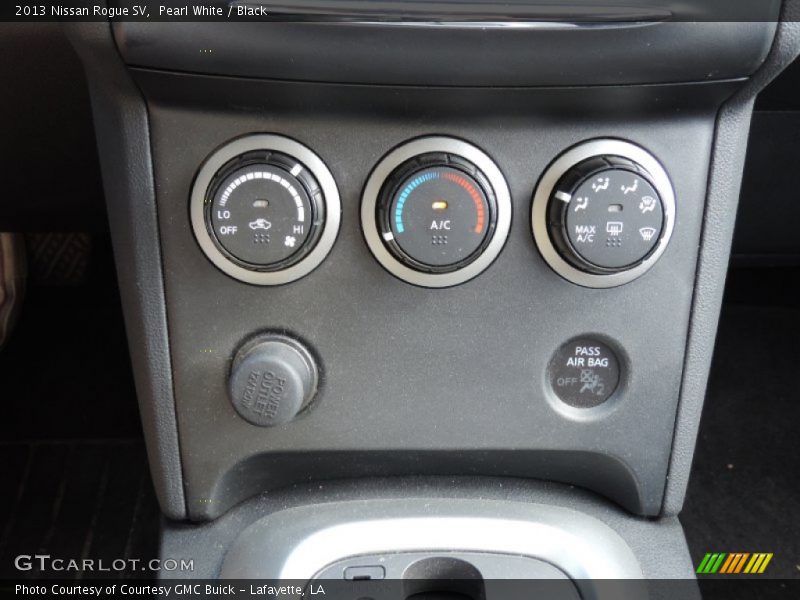 Pearl White / Black 2013 Nissan Rogue SV