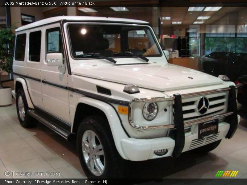 Arctic White / Black 2009 Mercedes-Benz G 550