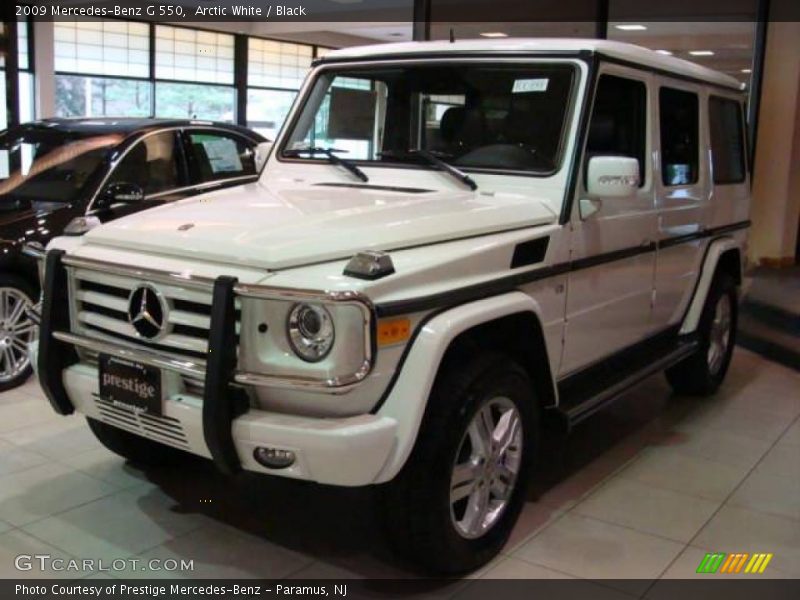 Arctic White / Black 2009 Mercedes-Benz G 550