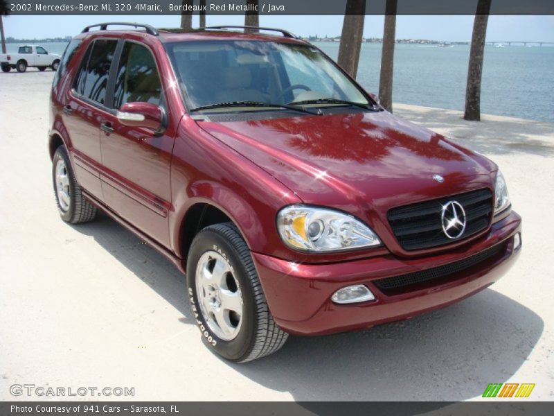 Front 3/4 View of 2002 ML 320 4Matic