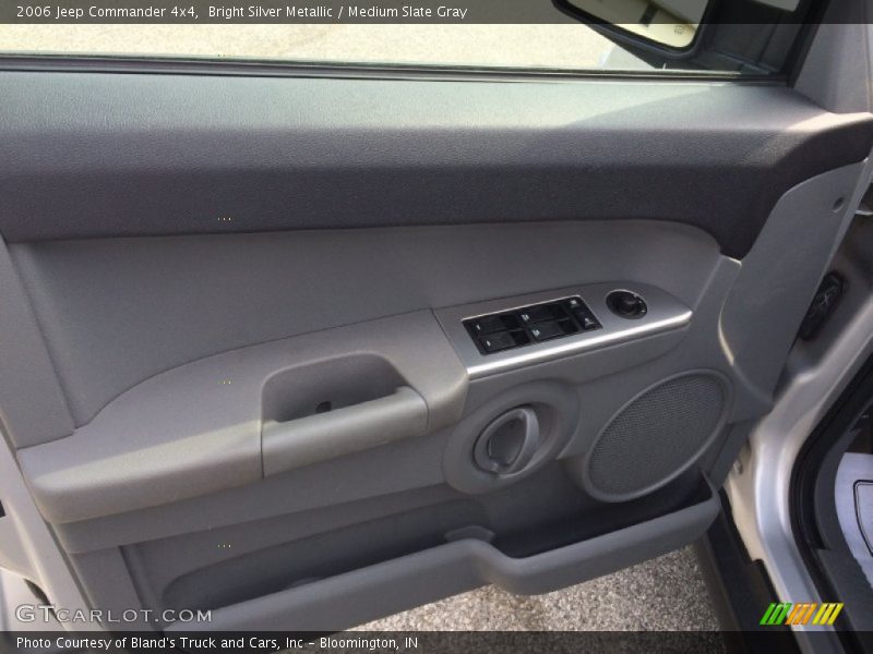 Bright Silver Metallic / Medium Slate Gray 2006 Jeep Commander 4x4