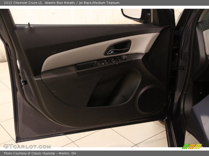 Atlantis Blue Metallic / Jet Black/Medium Titanium 2013 Chevrolet Cruze LS