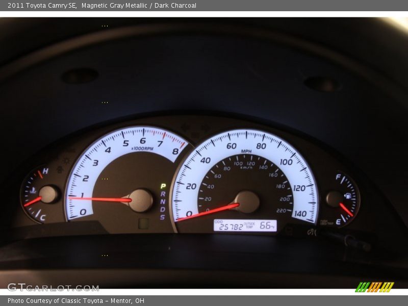 Magnetic Gray Metallic / Dark Charcoal 2011 Toyota Camry SE