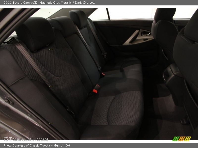 Magnetic Gray Metallic / Dark Charcoal 2011 Toyota Camry SE