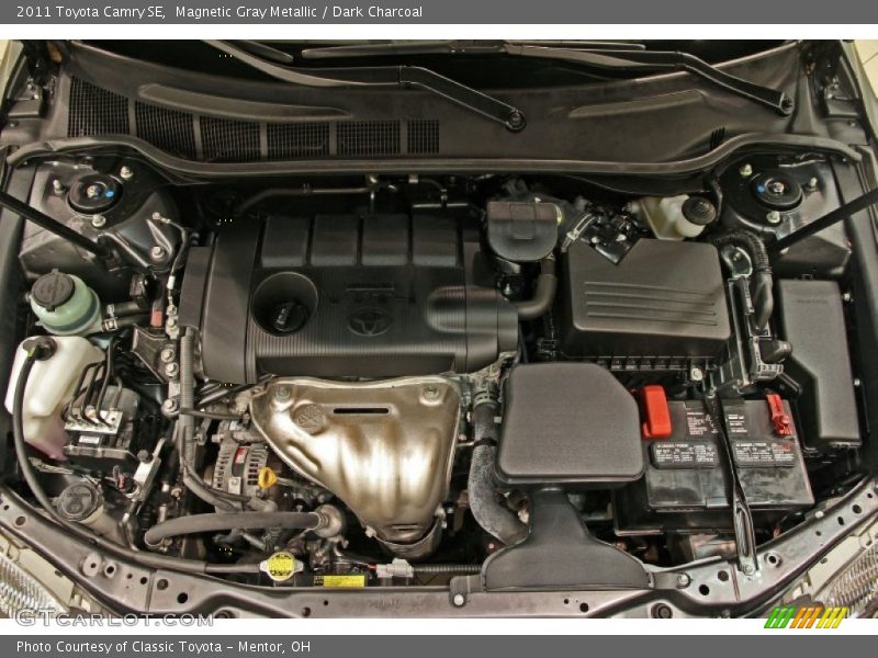 Magnetic Gray Metallic / Dark Charcoal 2011 Toyota Camry SE