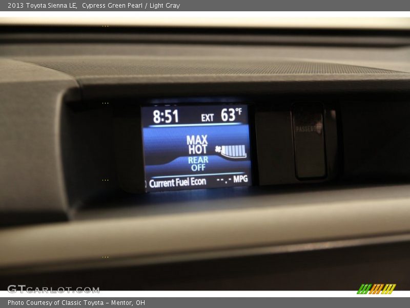 Cypress Green Pearl / Light Gray 2013 Toyota Sienna LE