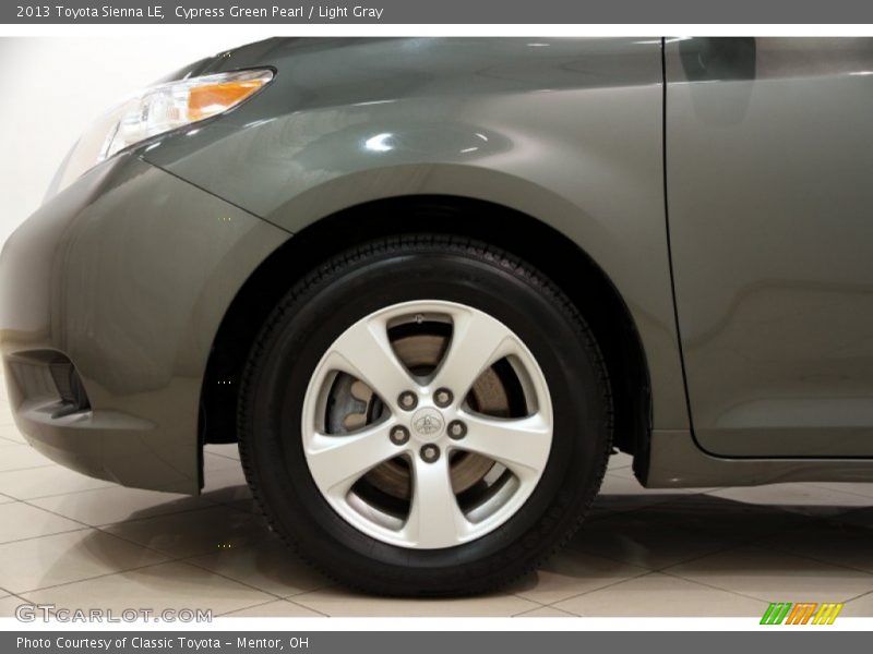 Cypress Green Pearl / Light Gray 2013 Toyota Sienna LE