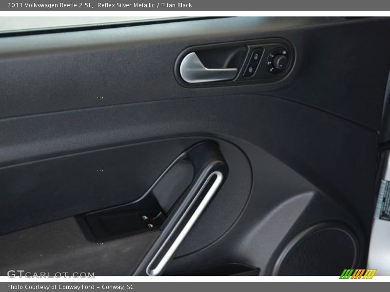 Reflex Silver Metallic / Titan Black 2013 Volkswagen Beetle 2.5L