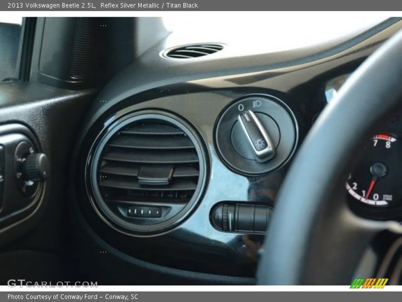 Reflex Silver Metallic / Titan Black 2013 Volkswagen Beetle 2.5L
