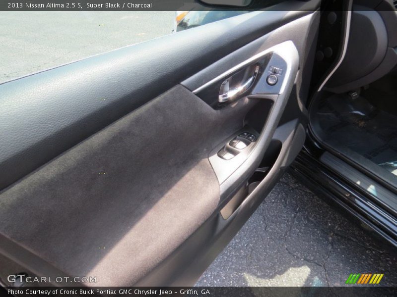 Super Black / Charcoal 2013 Nissan Altima 2.5 S