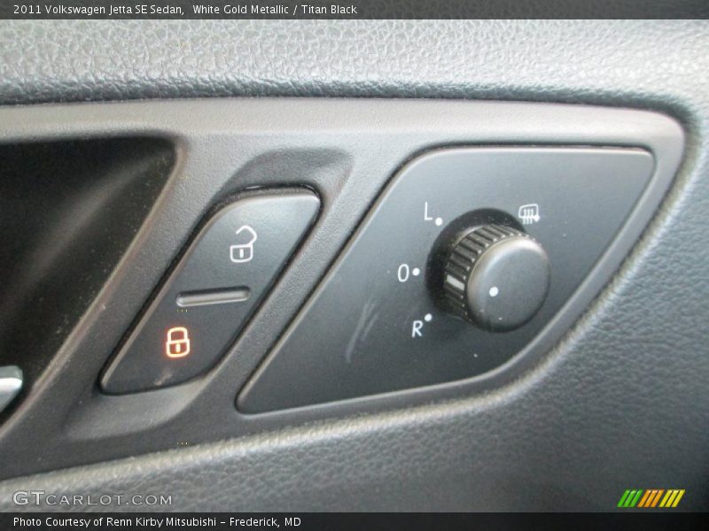 White Gold Metallic / Titan Black 2011 Volkswagen Jetta SE Sedan