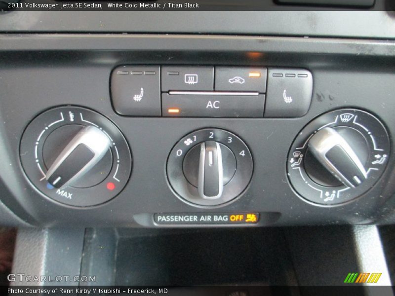 White Gold Metallic / Titan Black 2011 Volkswagen Jetta SE Sedan
