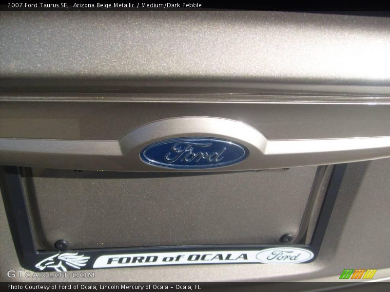 Arizona Beige Metallic / Medium/Dark Pebble 2007 Ford Taurus SE