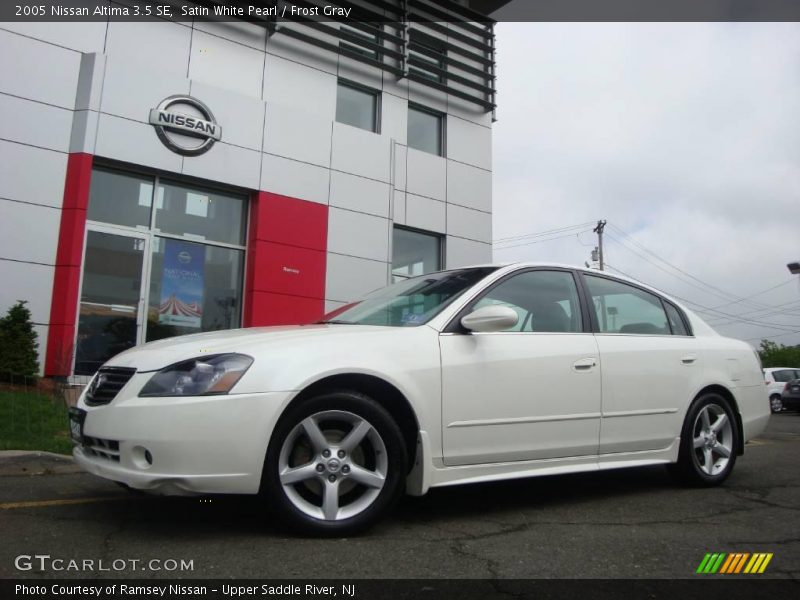 Satin White Pearl / Frost Gray 2005 Nissan Altima 3.5 SE