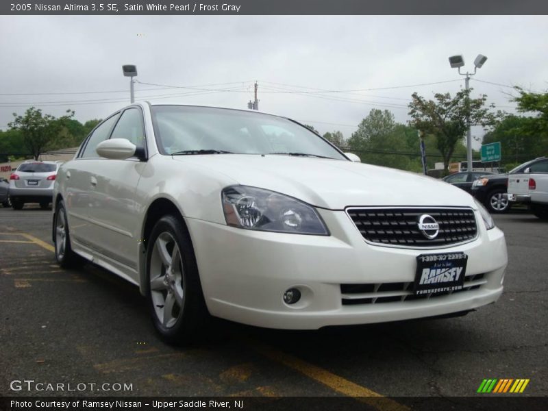 Satin White Pearl / Frost Gray 2005 Nissan Altima 3.5 SE