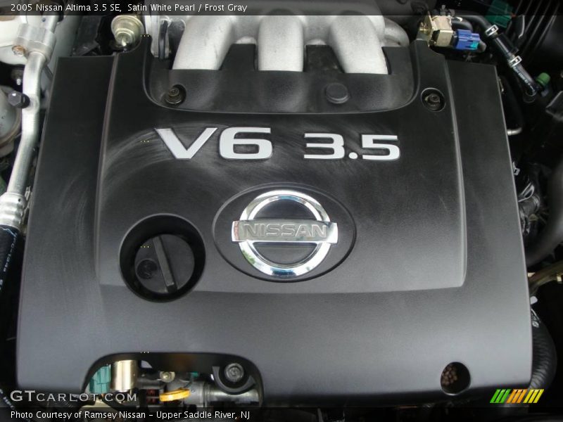 Satin White Pearl / Frost Gray 2005 Nissan Altima 3.5 SE