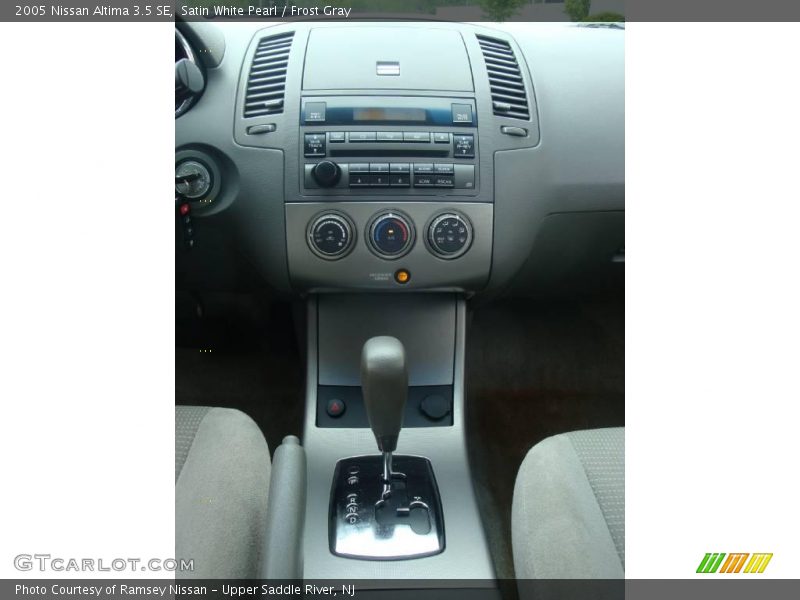 Satin White Pearl / Frost Gray 2005 Nissan Altima 3.5 SE